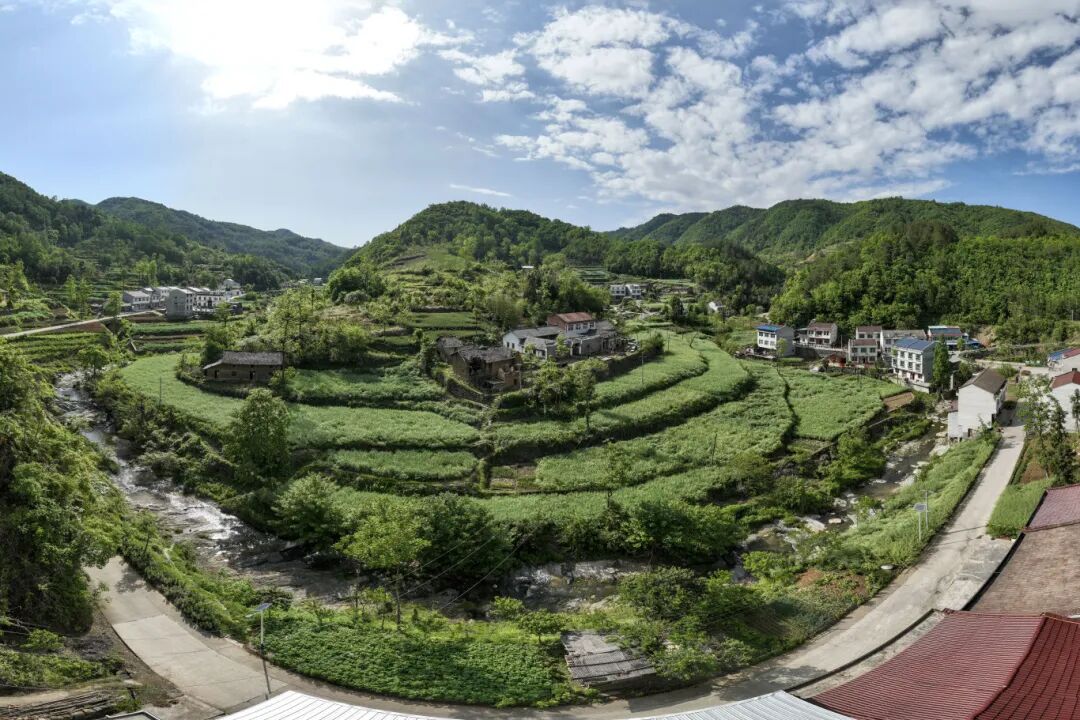 谭坝镇前河村  摄影师：陈学兰.jpg