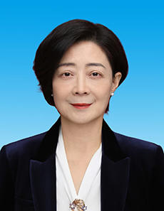 李 珺：李 珺